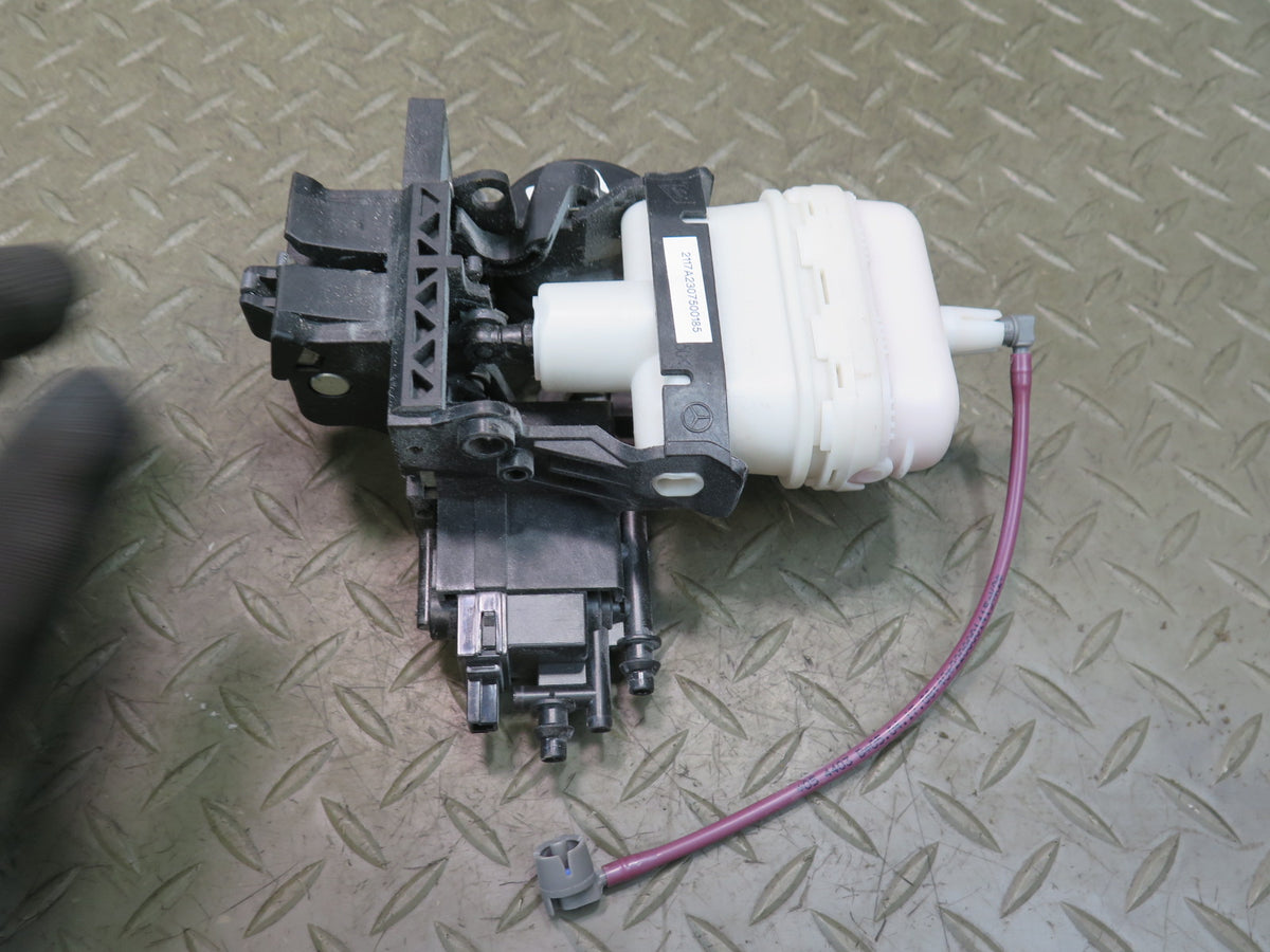 03-12 Mercedes R230 Sl-class Rear Trunk Lid Lock Latch Actuator 2307500185 OEM