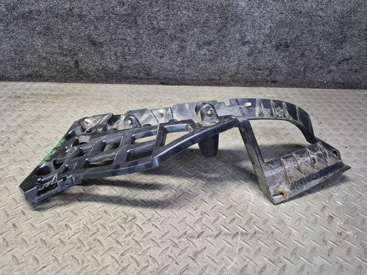 2015-2018 Porsche Macan Rear Right Center Left Bumper Mount Bracket Support Set