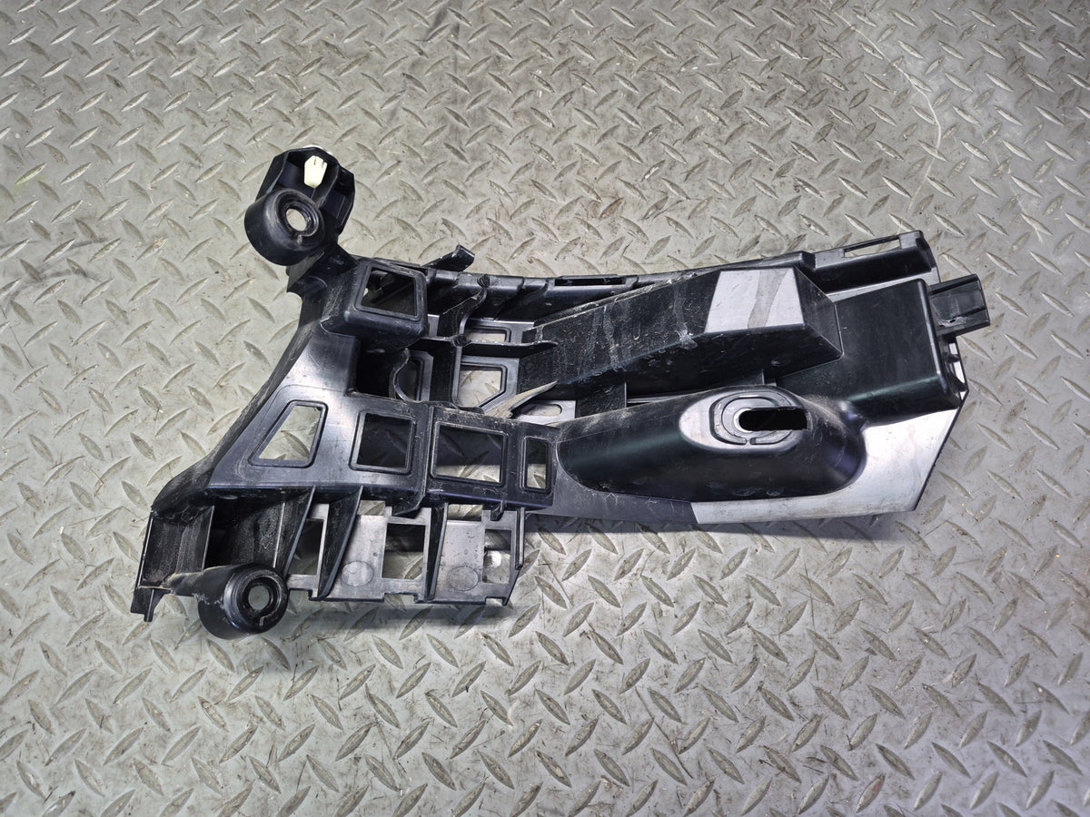 2015-2018 Porsche Macan Rear Right Center Left Bumper Mount Bracket Support Set