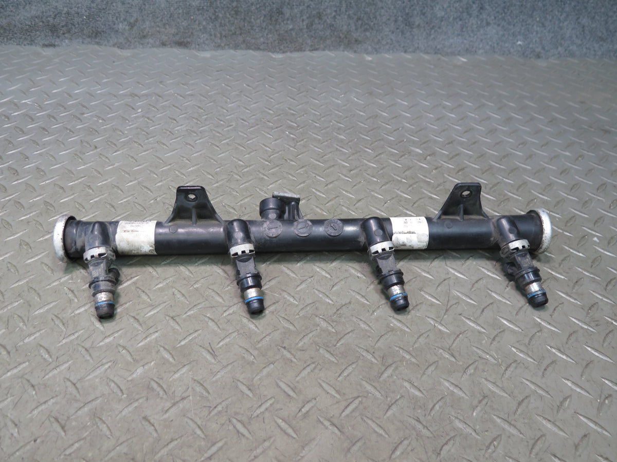2003-2007 Hummer H2 6.0L Engine High Pressure Fuel Rail W/ Injector Set