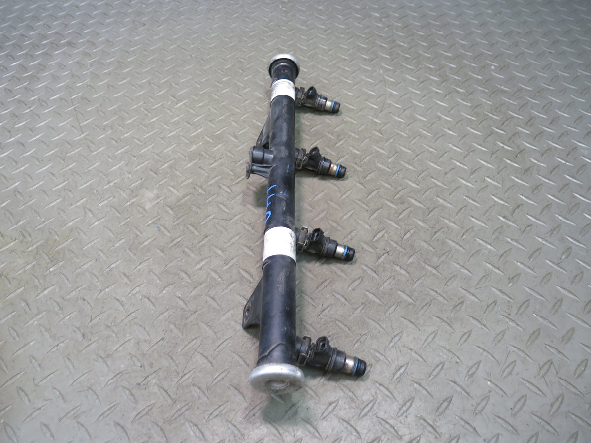 2003-2007 Hummer H2 6.0L Engine High Pressure Fuel Rail W/ Injector Set
