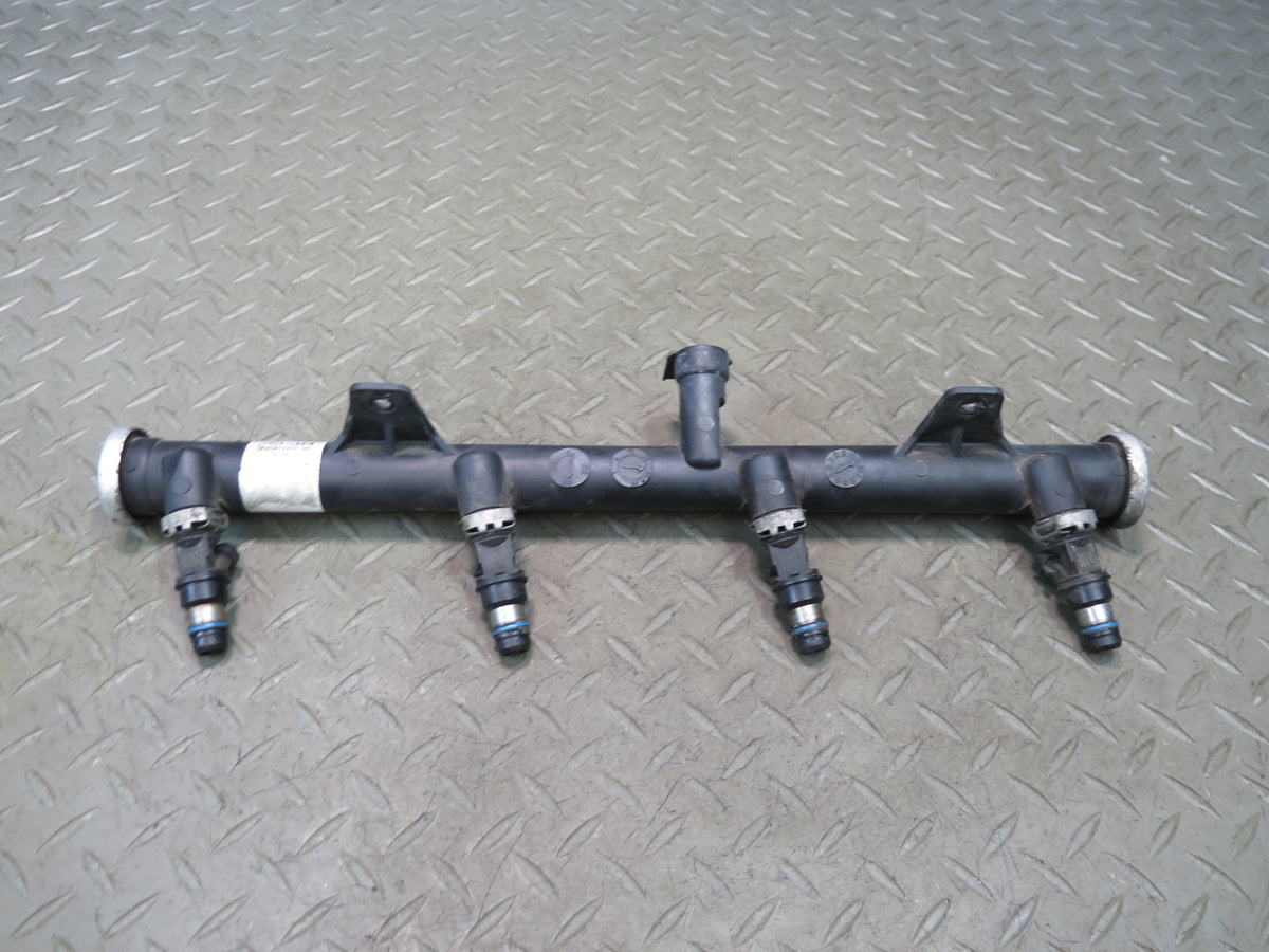 2003-2007 Hummer H2 6.0L Engine High Pressure Fuel Rail W/ Injector Set