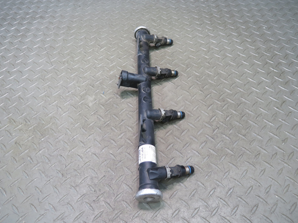 2003-2007 Hummer H2 6.0L Engine High Pressure Fuel Rail W/ Injector Set