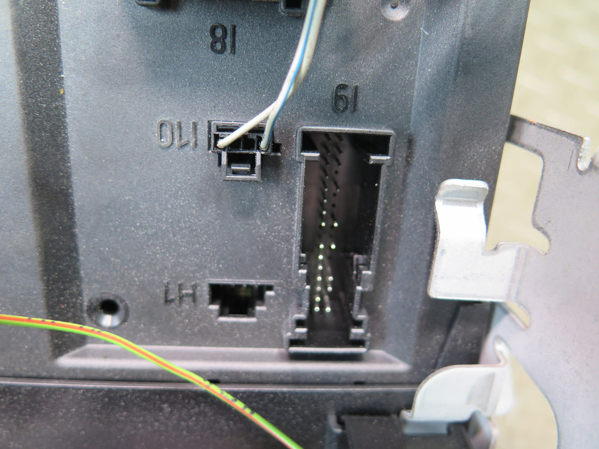 07-09 Mercedes W221 S-class Rear Trunk Fuse Relay SAM Module 2215405950 OEM