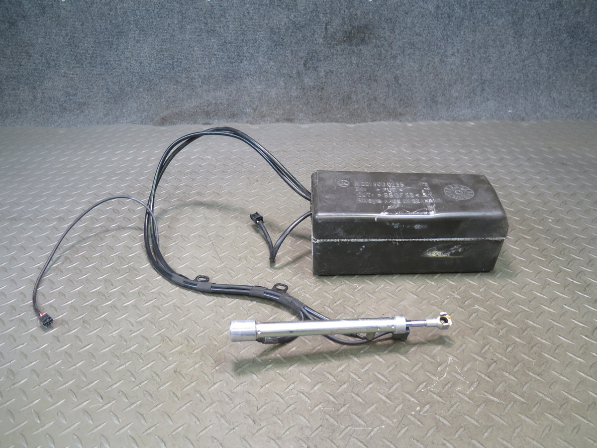 07-13 Mercedes W221 Rear Trunk Lid Hydraulic Pump Motor w Case & Cylinder OEM