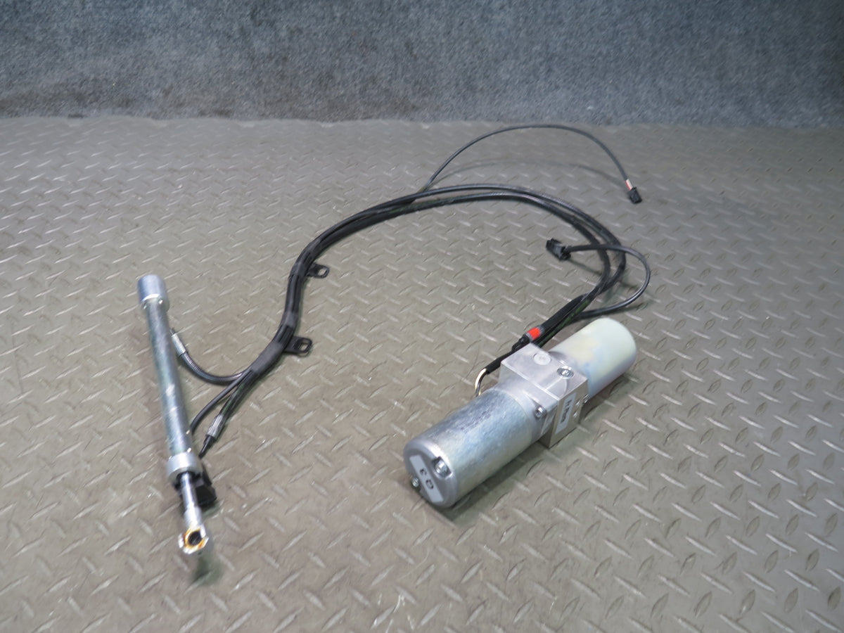 07-13 Mercedes W221 Rear Trunk Lid Hydraulic Pump Motor w Case & Cylinder OEM