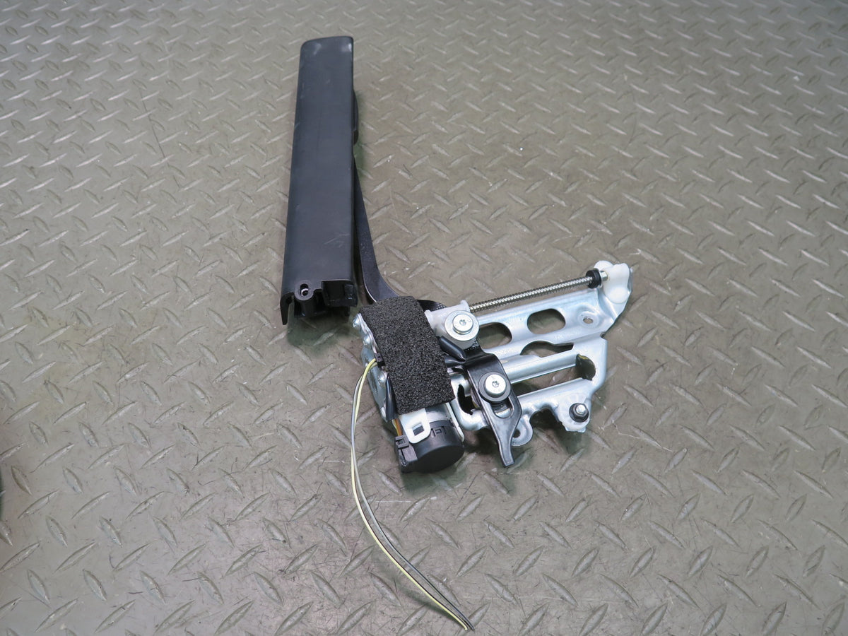 2010-2016 Porsche Panamera 970 Rear Right Door Window Sunshade Motor Assembly