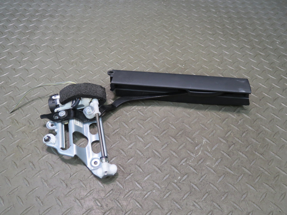 2010-2016 Porsche Panamera 970 Rear Right Door Window Sunshade Motor Assembly