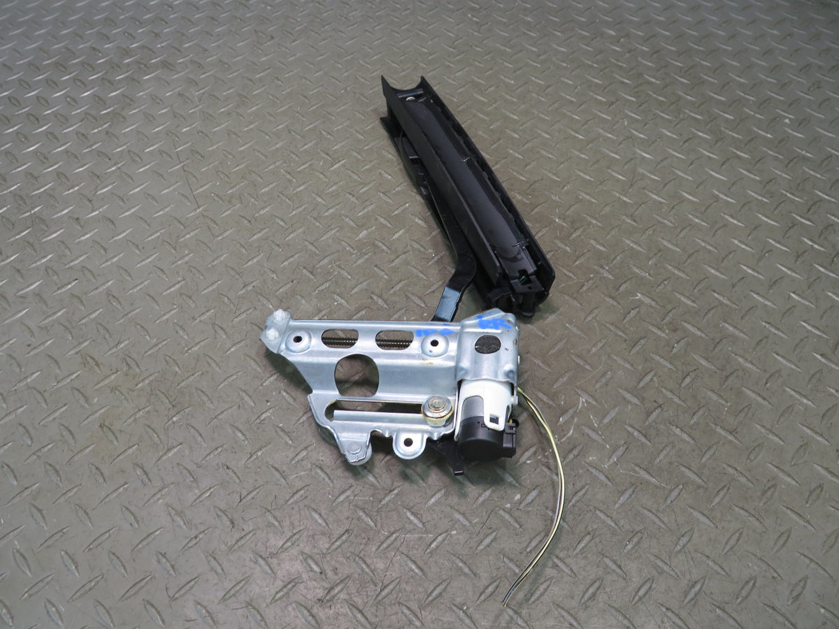 2010-2016 Porsche Panamera 970 Rear Right Door Window Sunshade Motor Assembly
