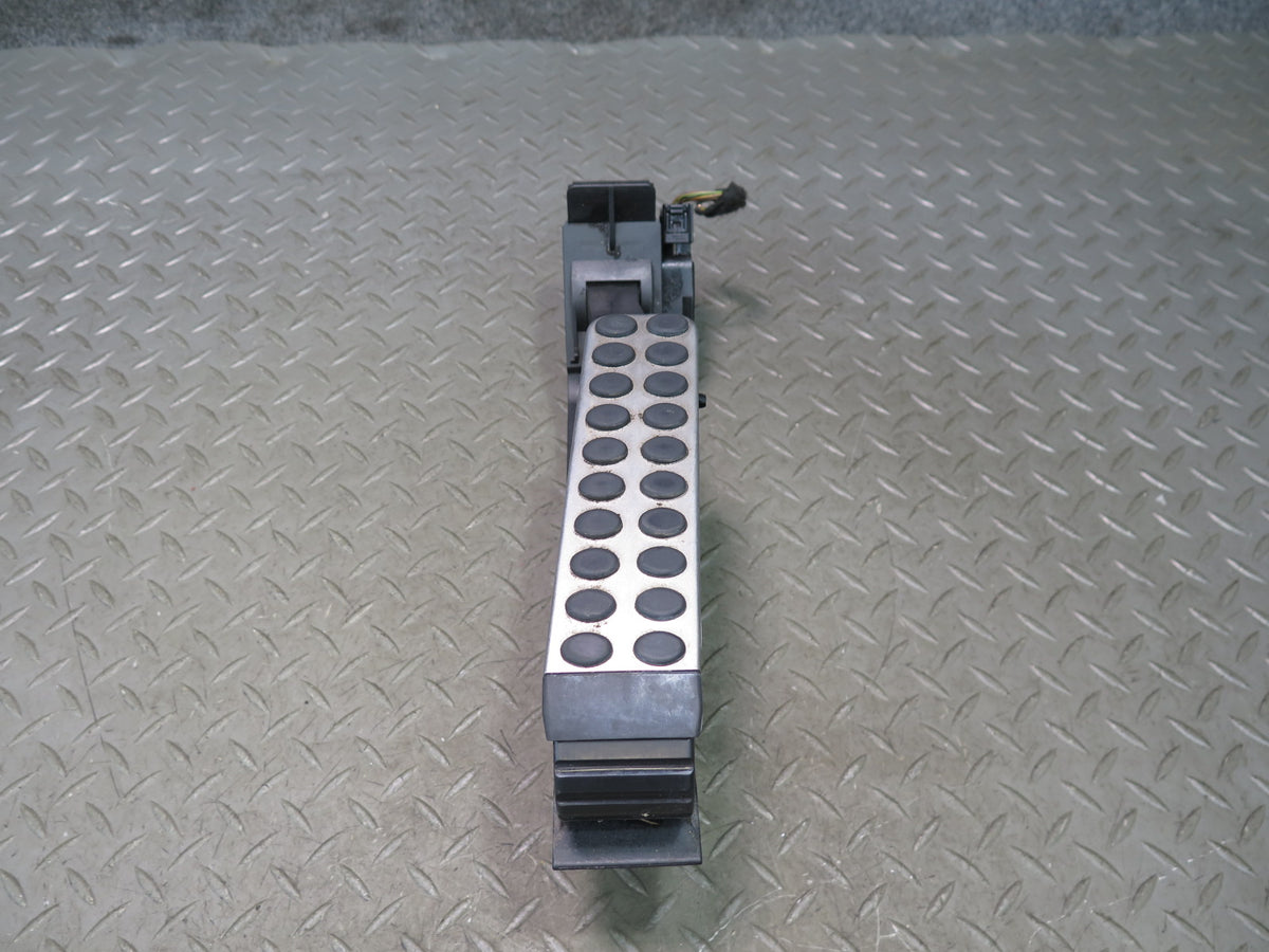 07-13 Mercedes W221 S-class Gas Acceleration Pedal 2203000304 OEM
