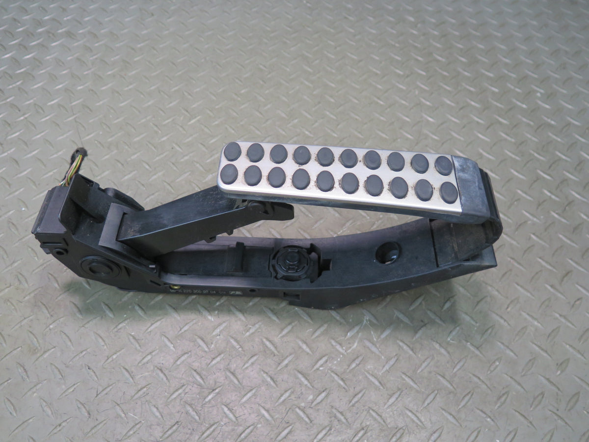 07-13 Mercedes W221 S-class Gas Acceleration Pedal 2203000304 OEM
