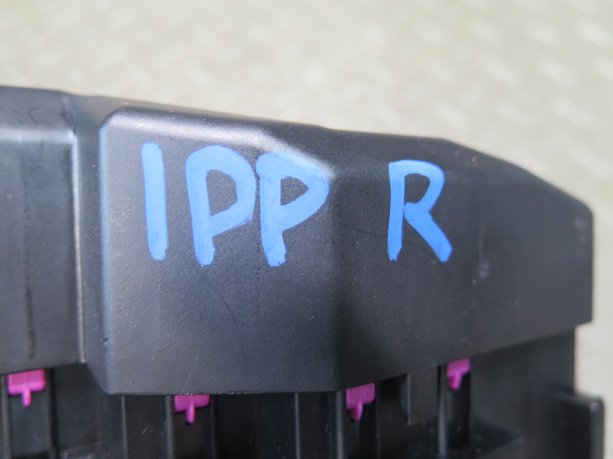 2010-2016 Porsche Panamera 970 Right Cabin Fuse Relay Box Module 7L0941828A