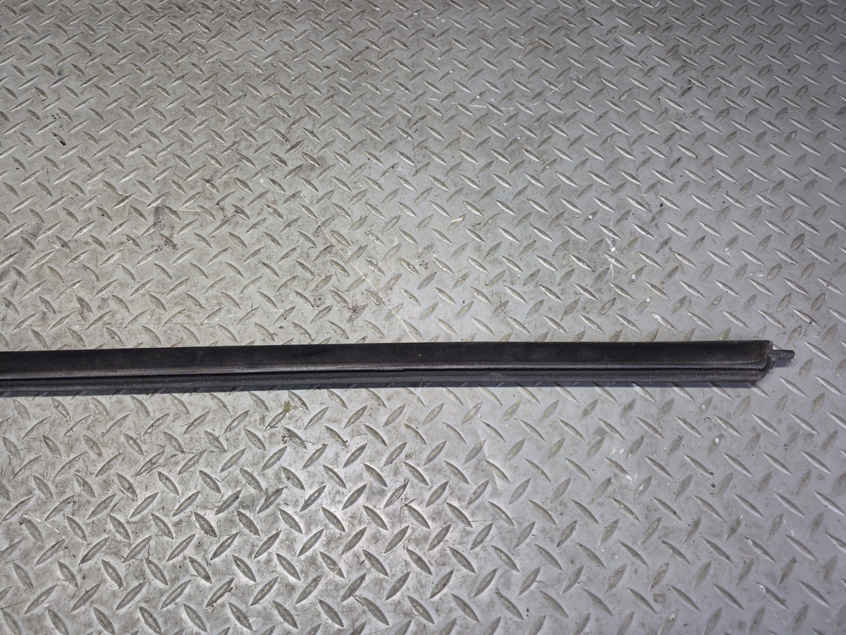 03-12 Mercedes R230 SL Left Right Door Window Weatherstrip Seal Molding Set OEM