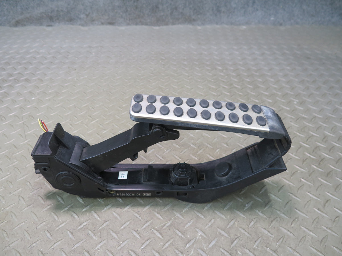 03-08 Mercedes R230 Sl-class Gas Acceleration Pedal 2303000104 OEM