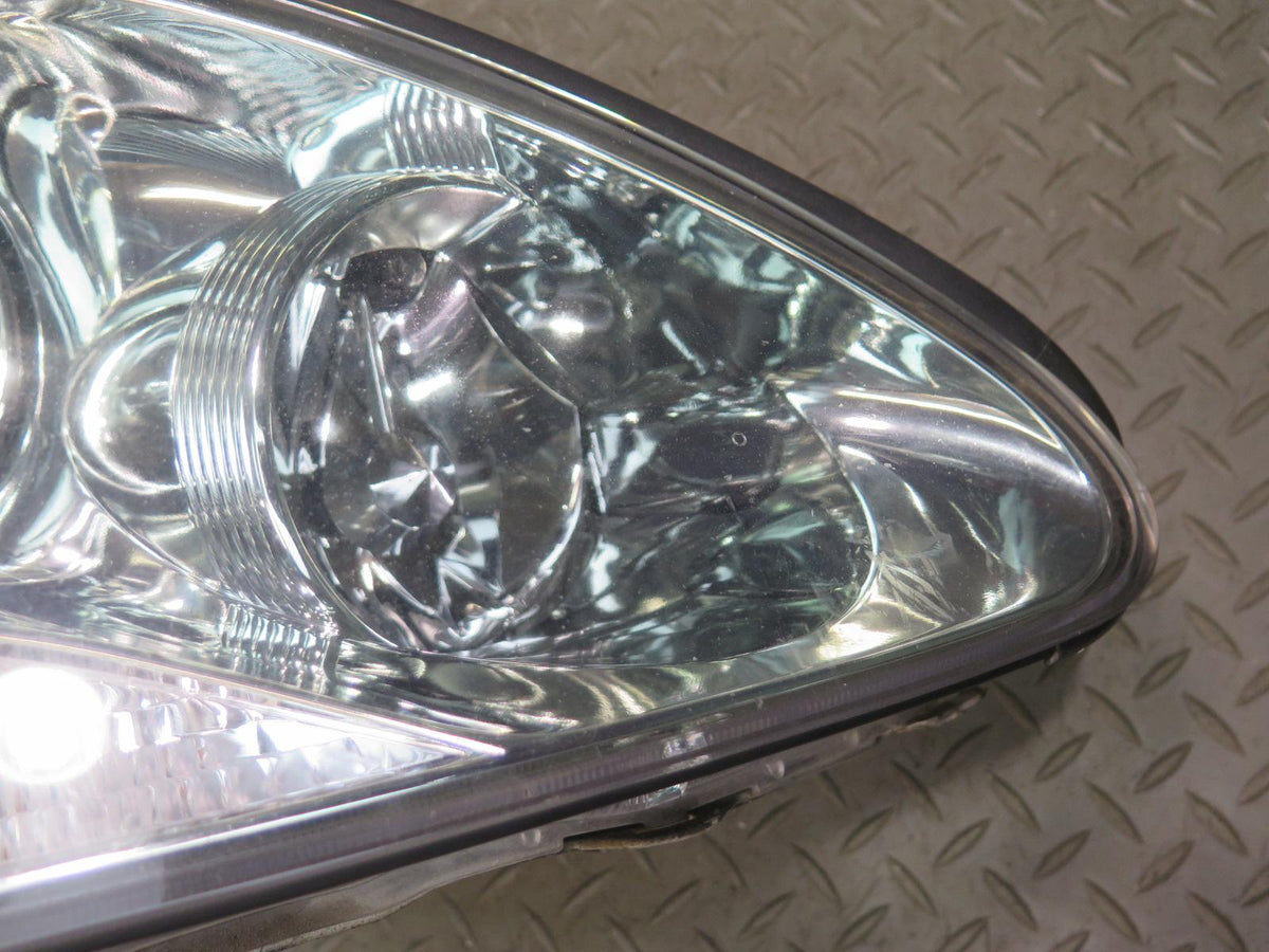 04-06 Lexus UCF30L LS430 Front Right AFS Xenon HID Headlight Lamp Damaged