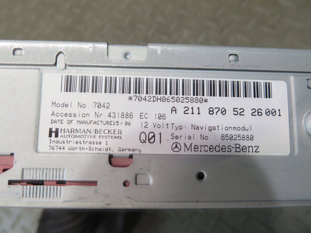 03-08 Mercedes R230 Sl-class GPS Navigation DVD Drive Player 2118705226 OEM