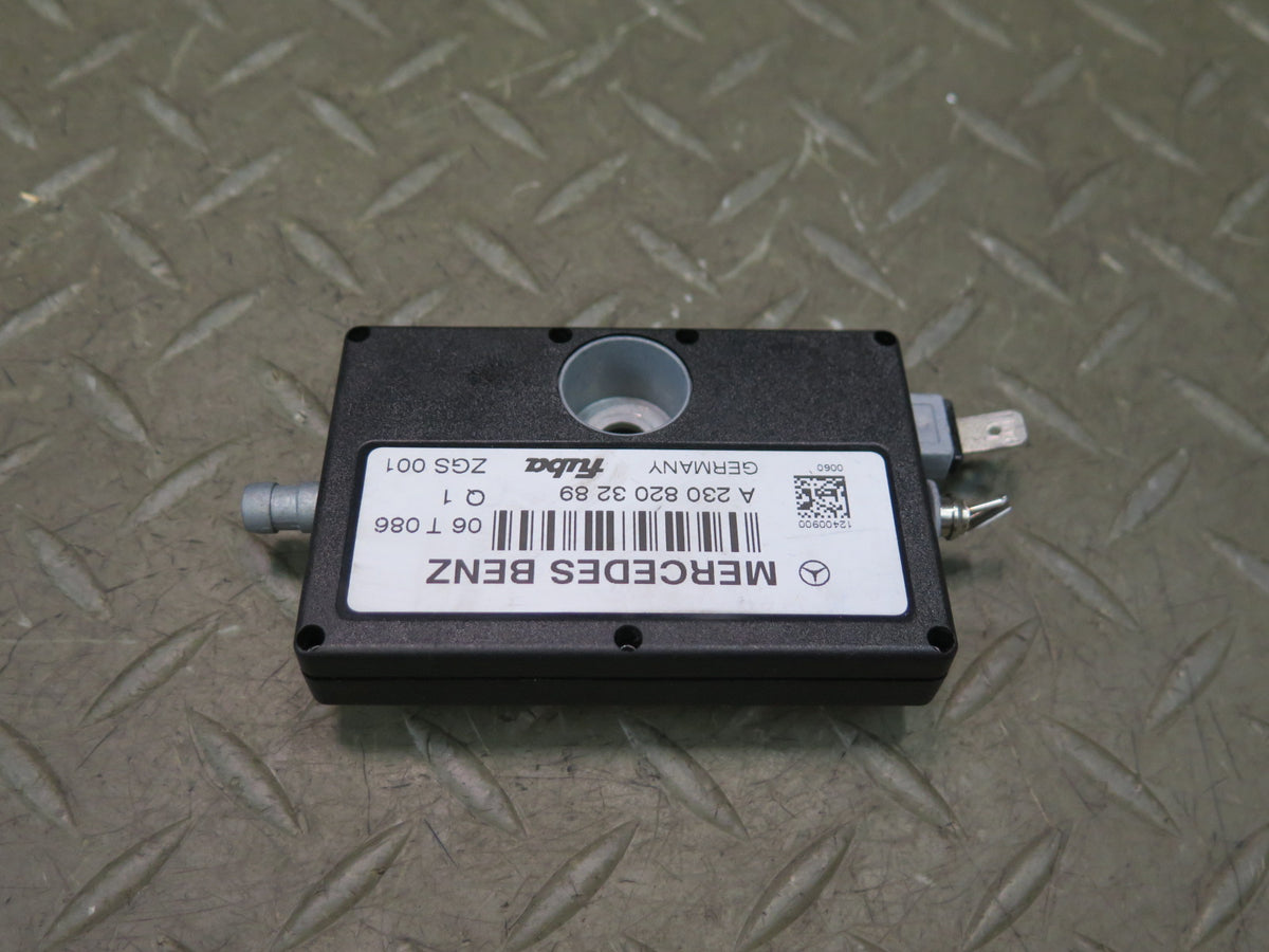 03-08 Mercedes R230 SL550 Antenna AMP Amplifier Booster Module 2308203289 OEM
