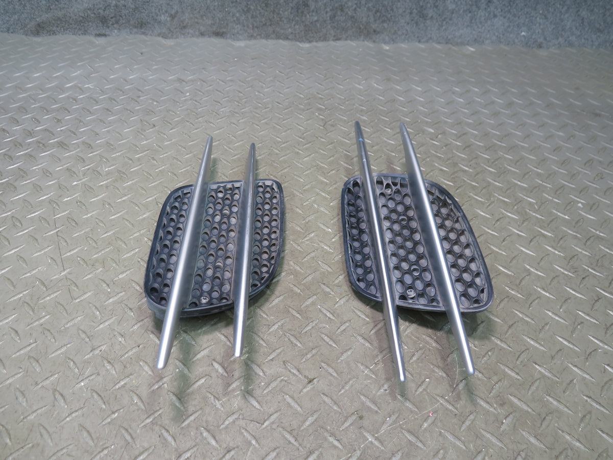 03-08 Mercedes R230 Sl-class Right & Left Side Fender Grille Vent Bezel Set OEM