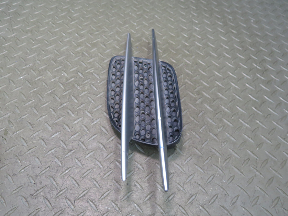 03-08 Mercedes R230 Sl-class Right & Left Side Fender Grille Vent Bezel Set OEM