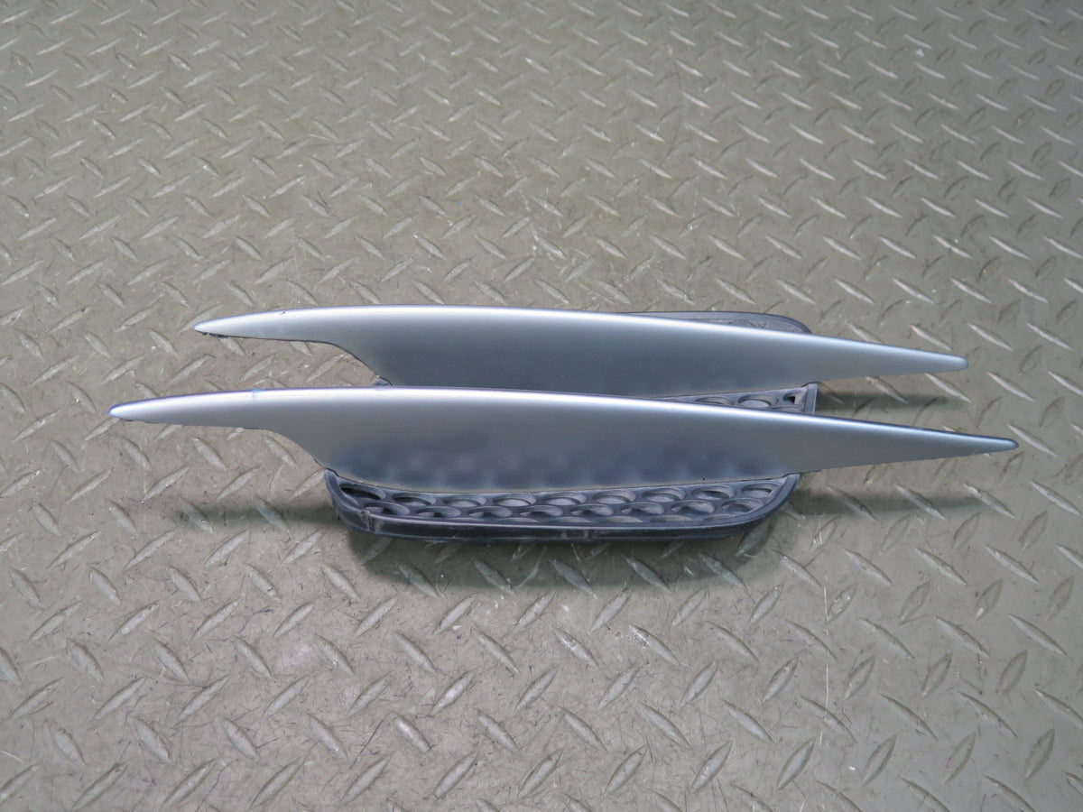 03-08 Mercedes R230 Sl-class Right & Left Side Fender Grille Vent Bezel Set OEM