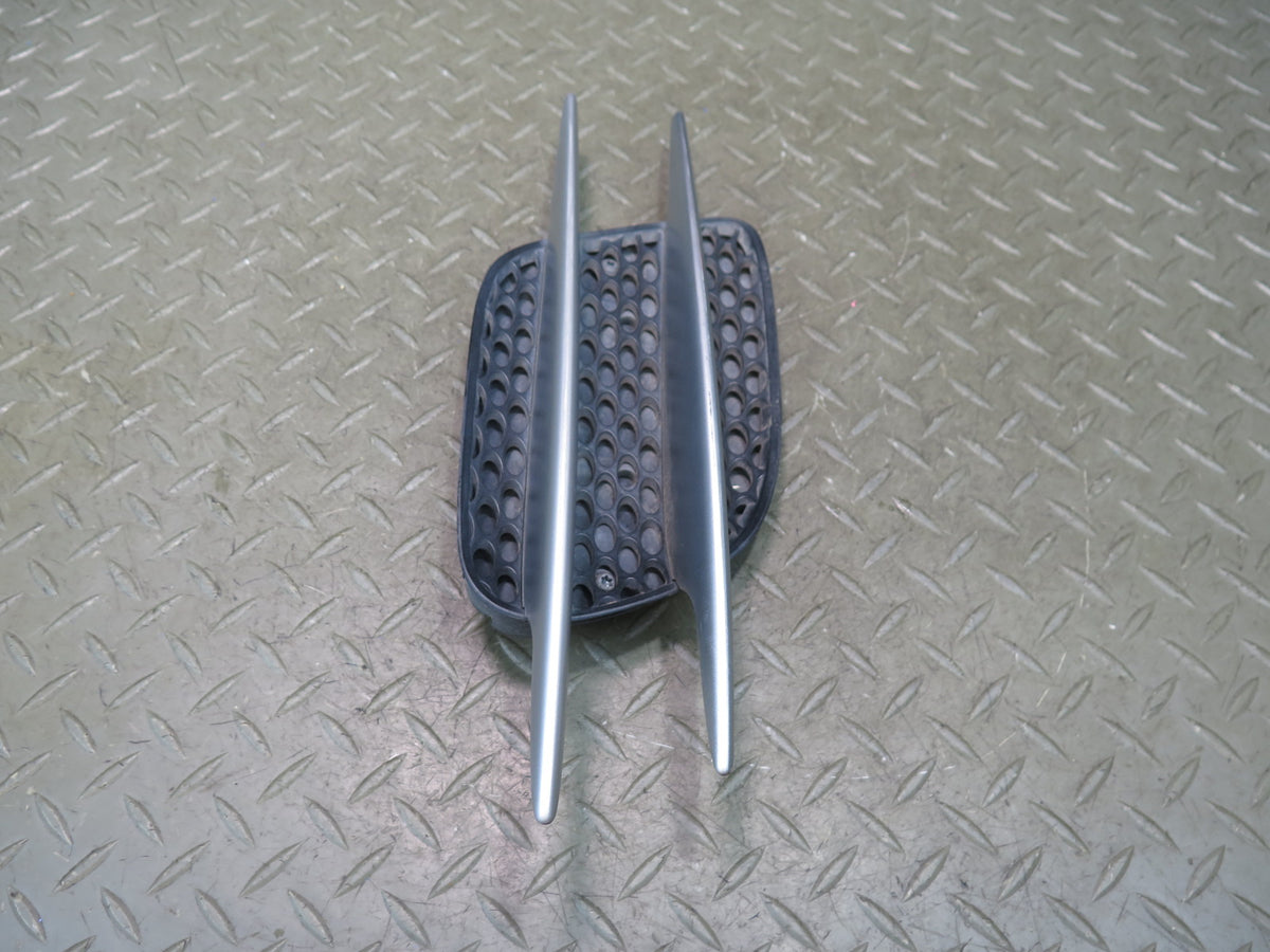 03-08 Mercedes R230 Sl-class Right & Left Side Fender Grille Vent Bezel Set OEM