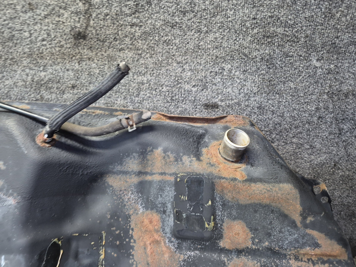 01-05 Lexus JCE10L IS300 Sedan Fuel Tank Unit OEM