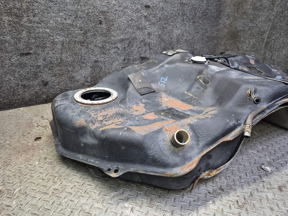 01-05 Lexus JCE10L IS300 Sedan Fuel Tank Unit OEM