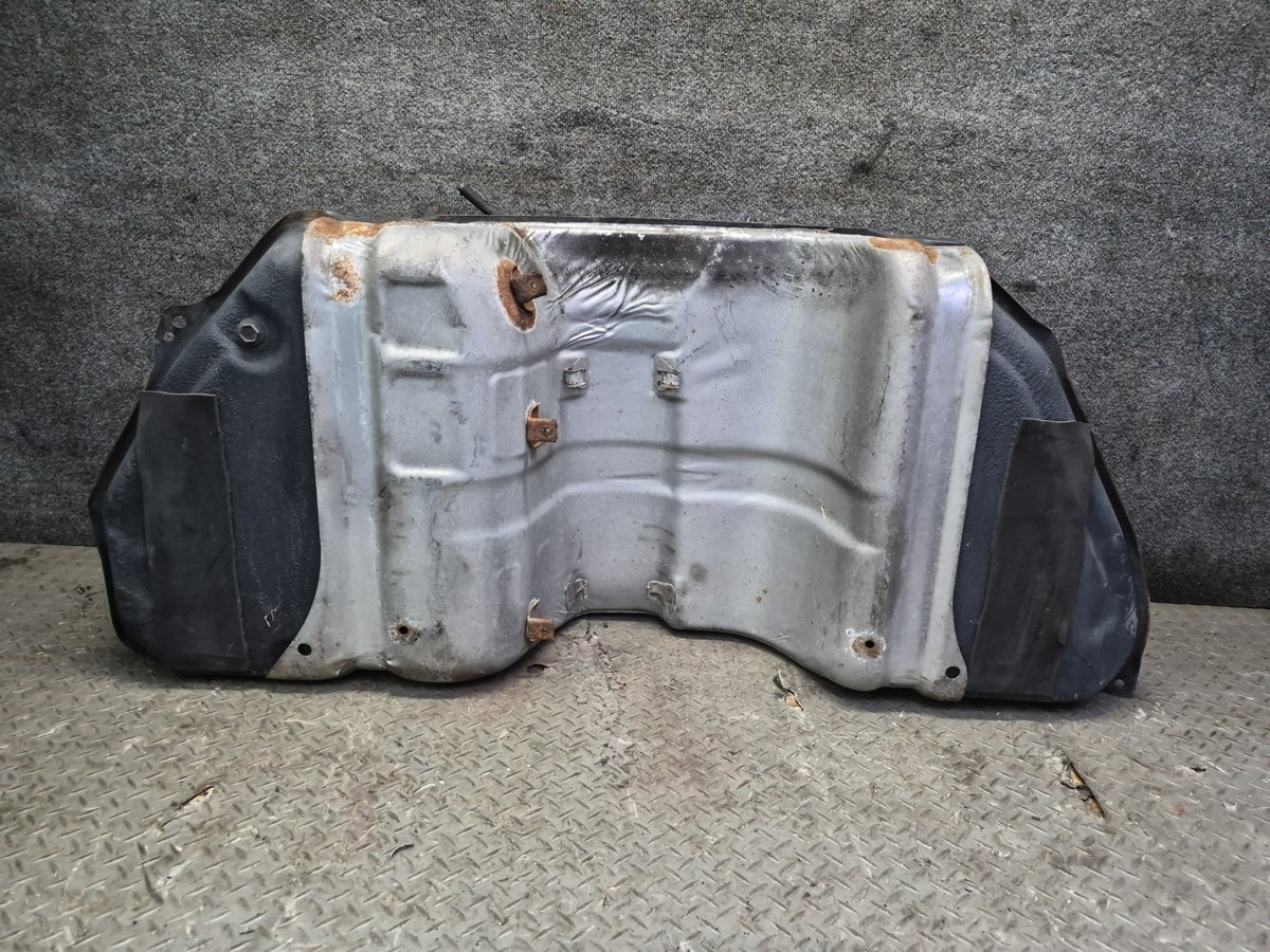 01-05 Lexus JCE10L IS300 Sedan Fuel Tank Unit OEM