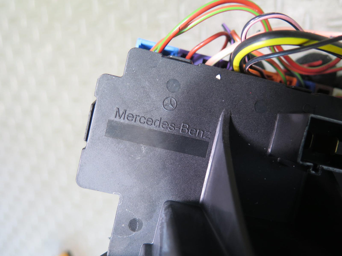 03-12 Mercedes R230 SL550 Front Left SAM Fuse Box Control OEM