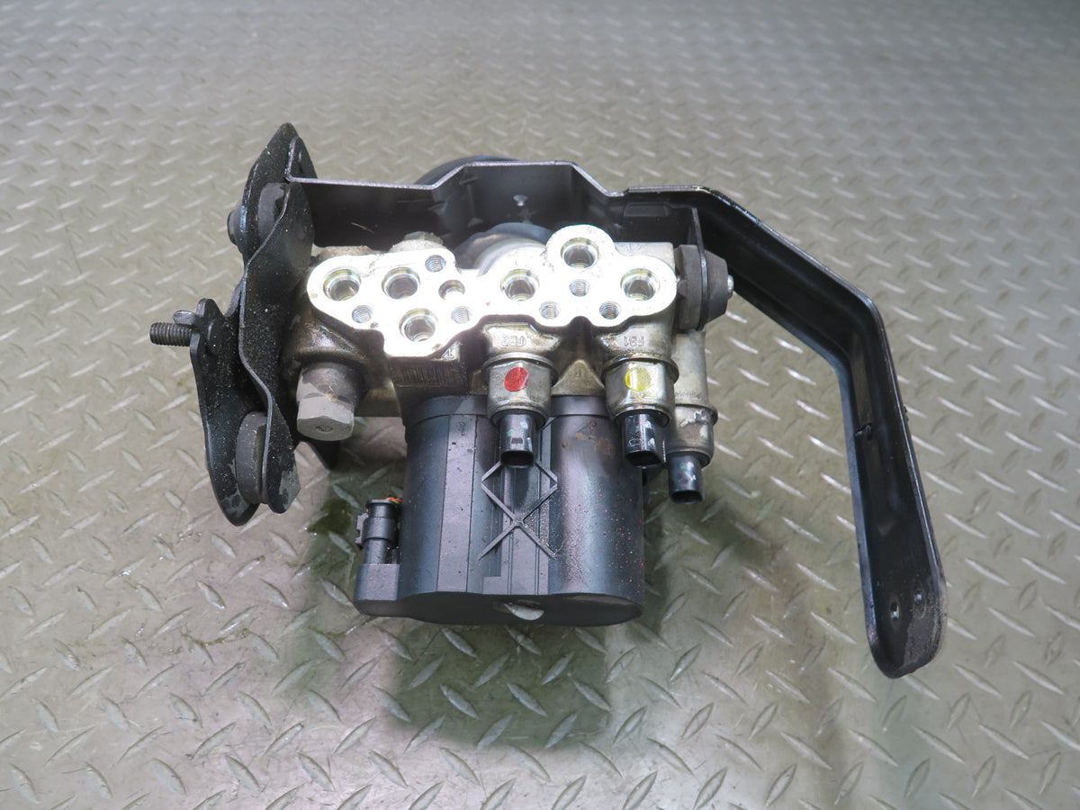 07-12 Mercedes R230 SL550 Front ABC Hydraulic Suspension Valve Block Pump OEM
