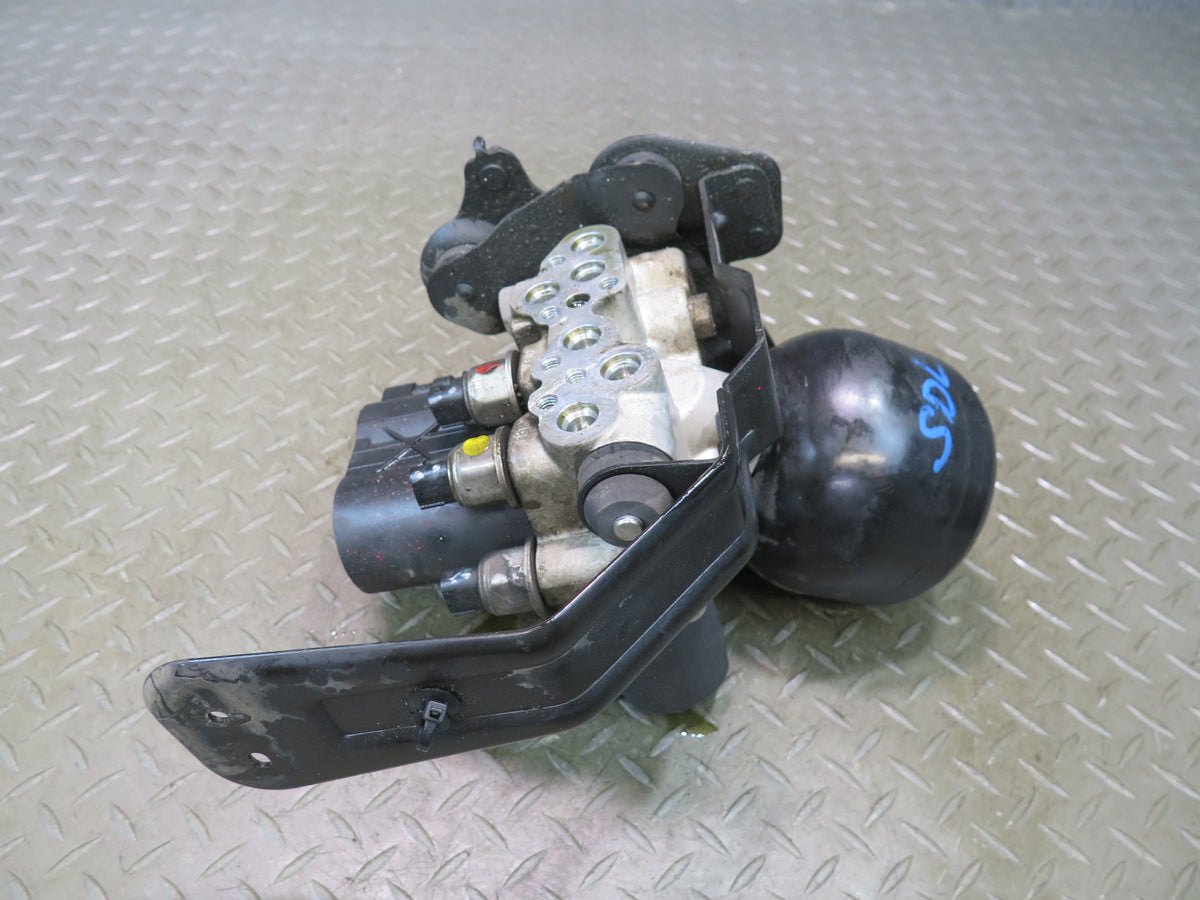 07-12 Mercedes R230 SL550 Front ABC Hydraulic Suspension Valve Block Pump OEM