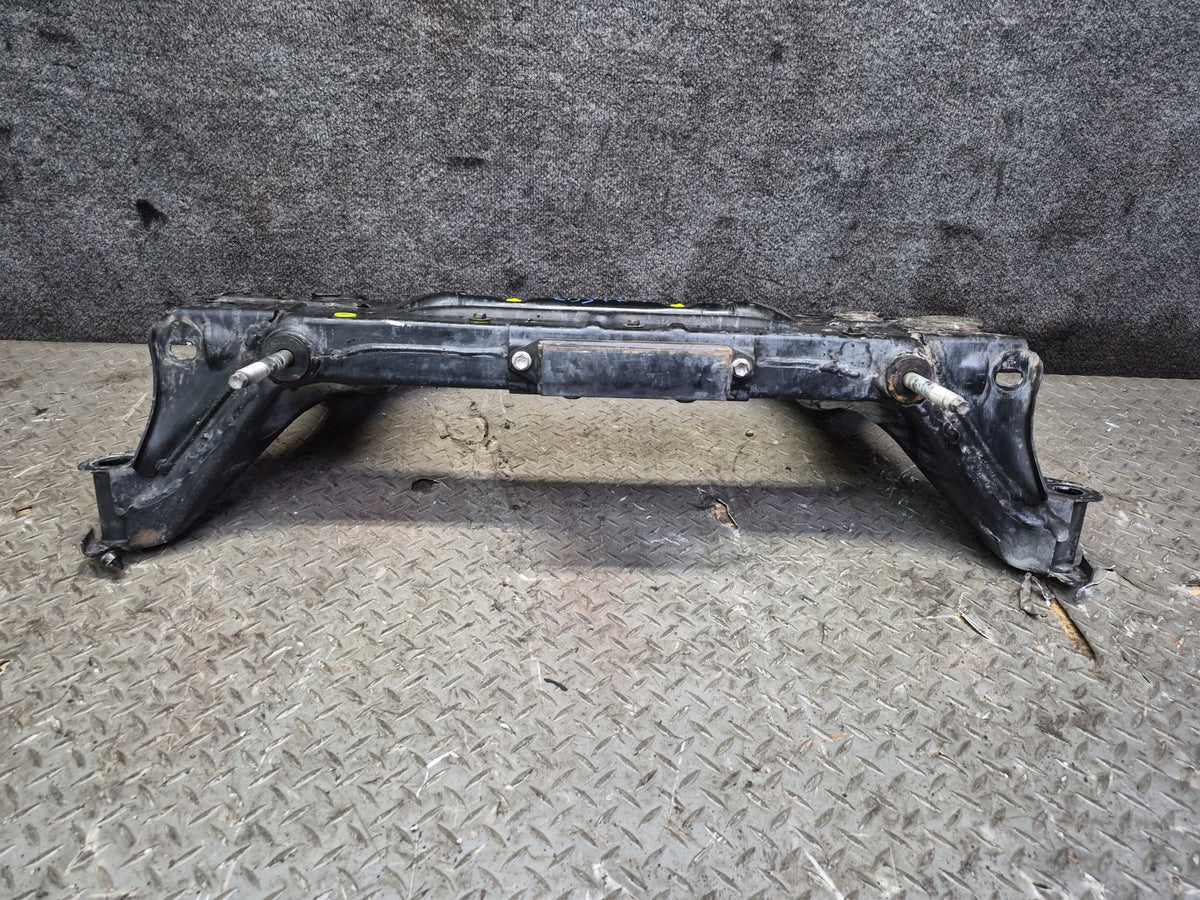 04-06 Lexus UCF30L LS430 Front Suspension Subframe Crossmember Cradle OEM