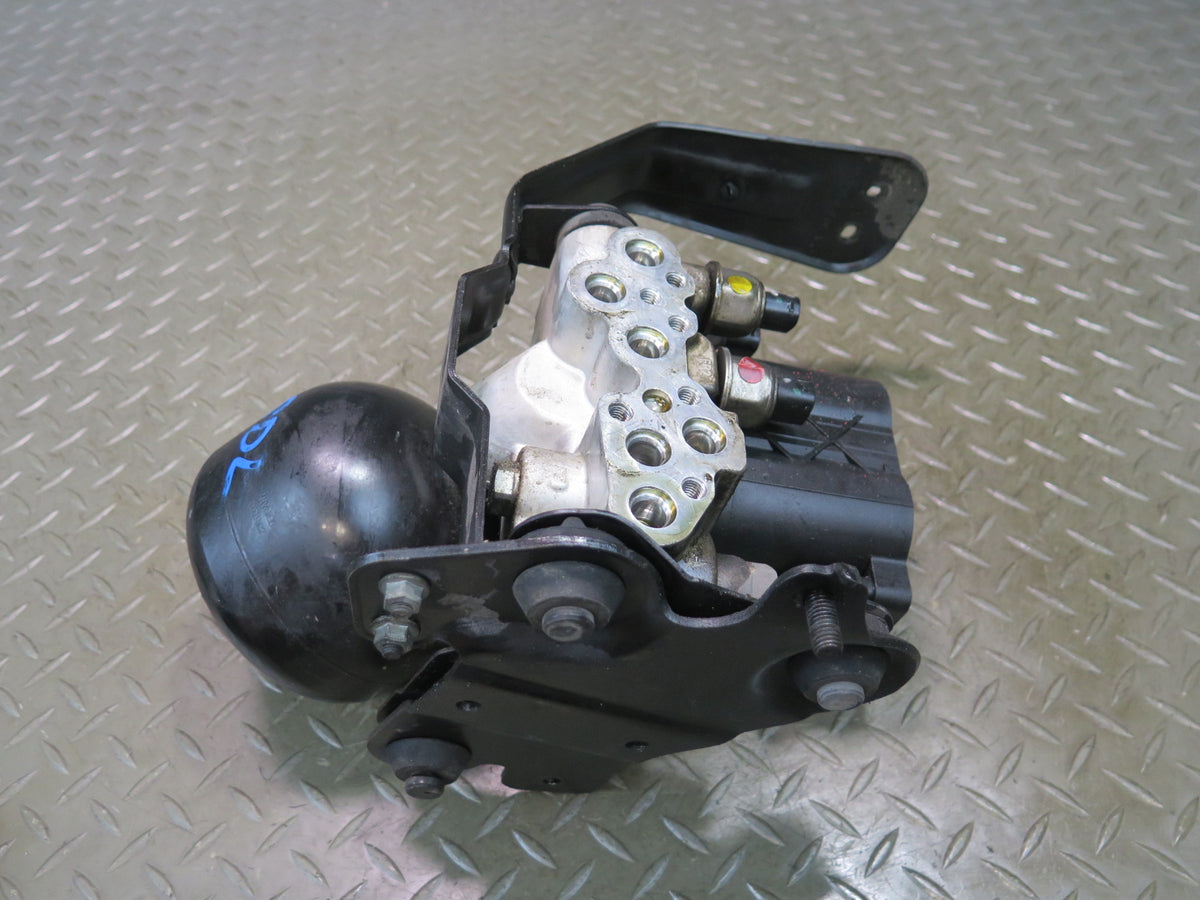 07-12 Mercedes R230 SL550 Front ABC Hydraulic Suspension Valve Block Pump OEM