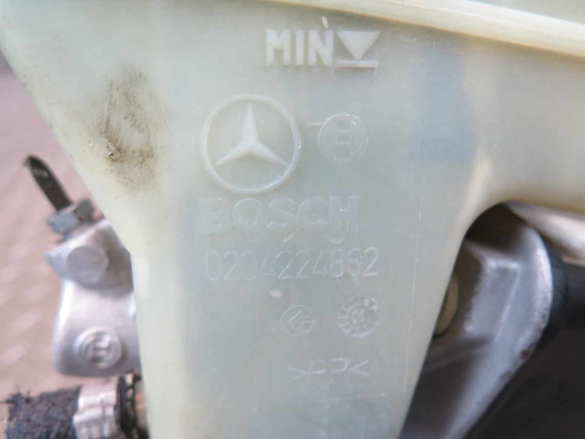 07-08 Mercedes R230 SL550 Master Cylinder Brake Booster w Reservoir OEM