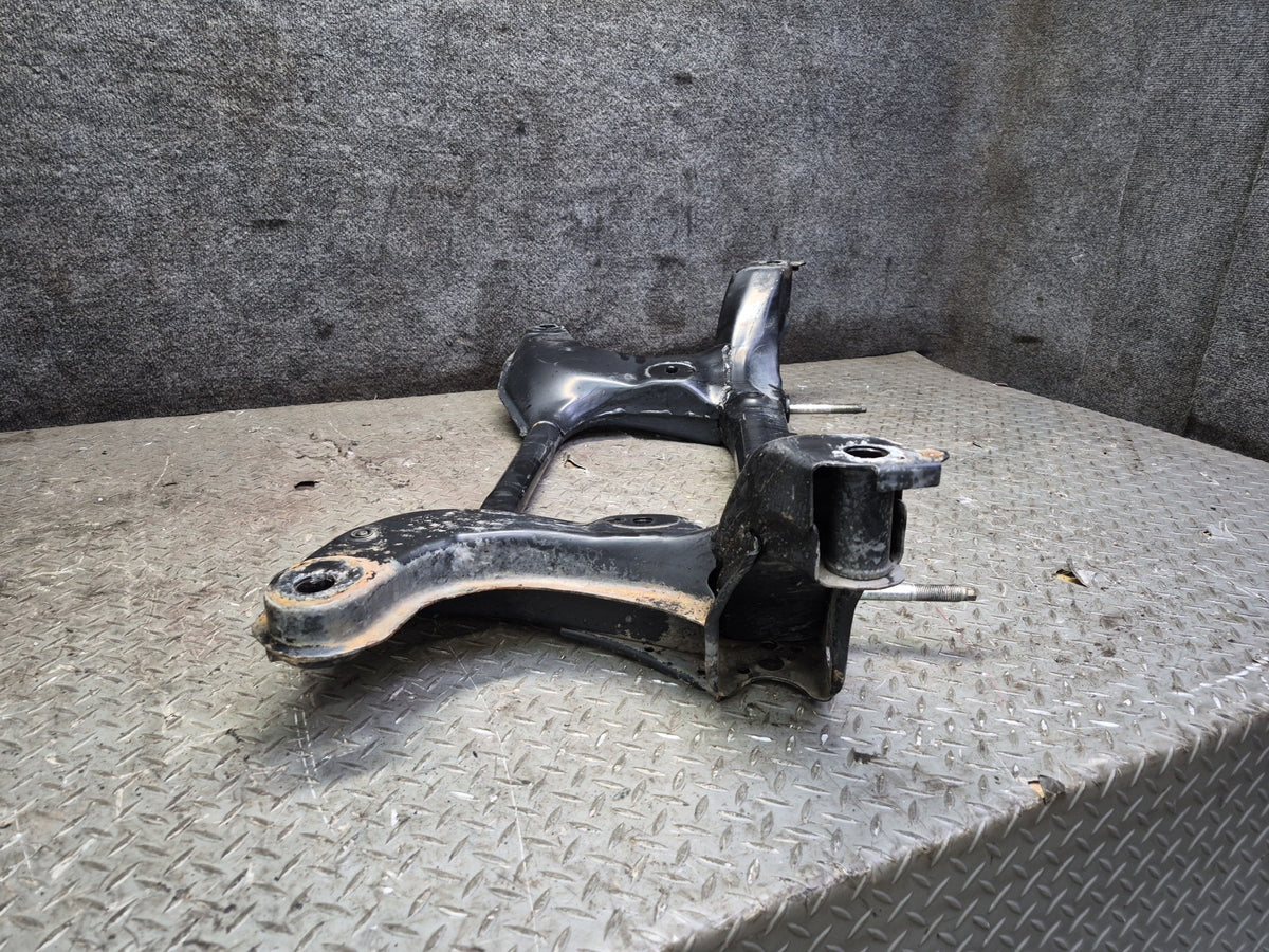 04-06 Lexus UCF30L LS430 Front Suspension Subframe Crossmember Cradle OEM