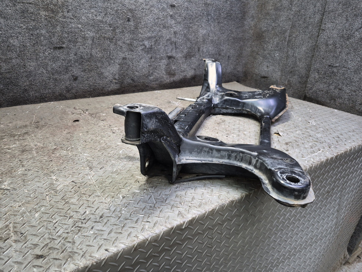 04-06 Lexus UCF30L LS430 Front Suspension Subframe Crossmember Cradle OEM
