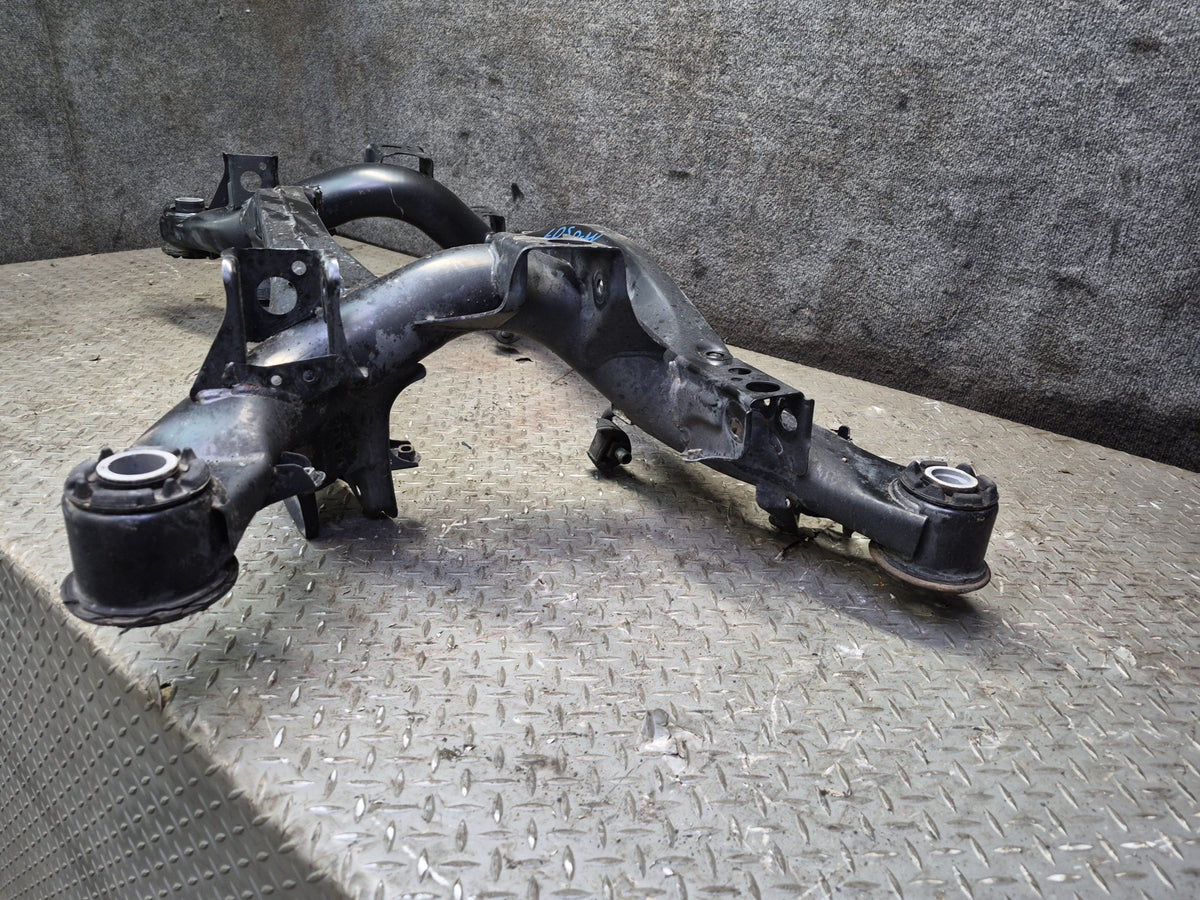 01-06 Lexus UCF30L LS430 Rear Suspension Subframe Crossmember Carrier 120K OEM