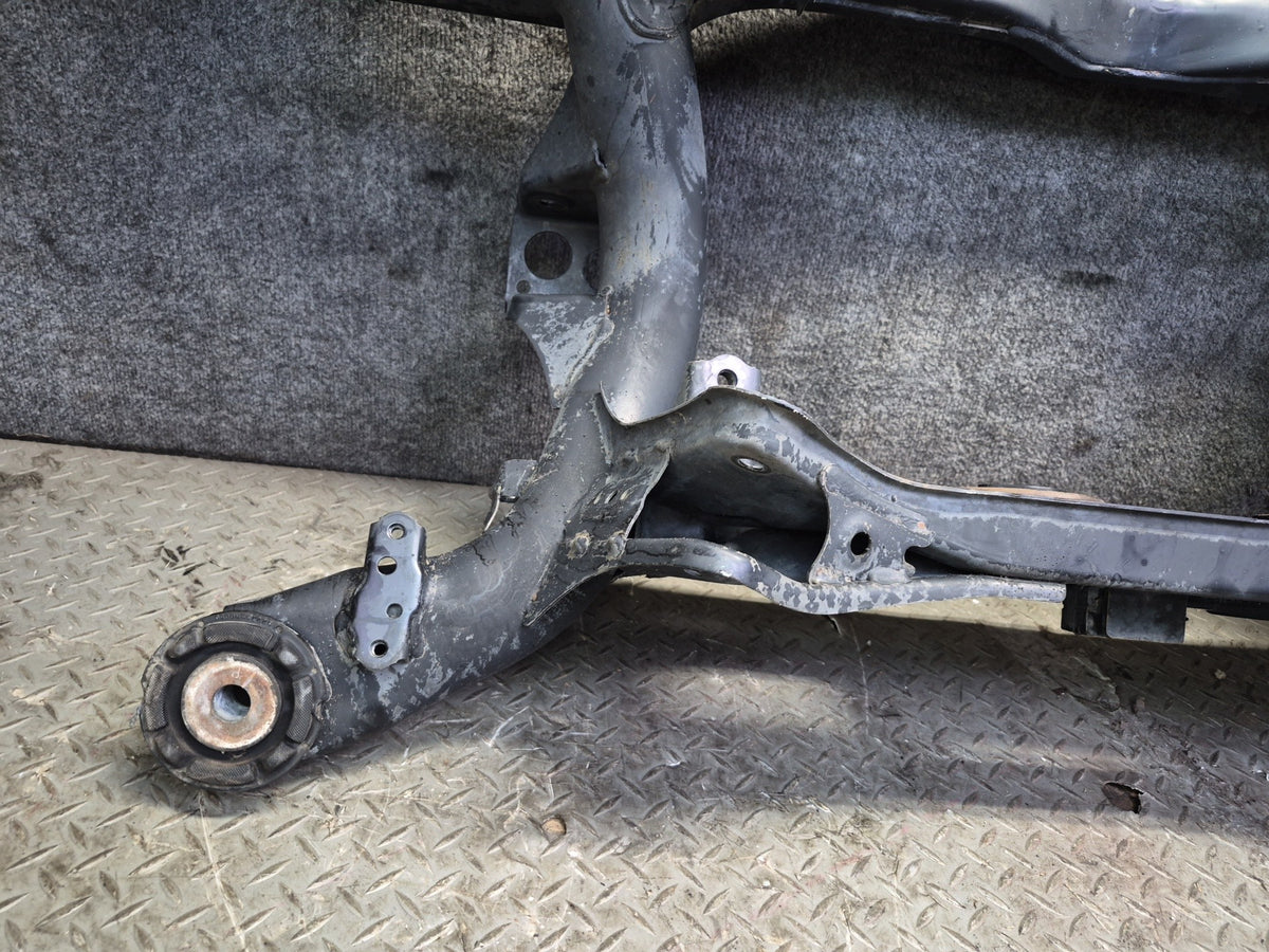 01-06 Lexus UCF30L LS430 Rear Suspension Subframe Crossmember Carrier 120K OEM