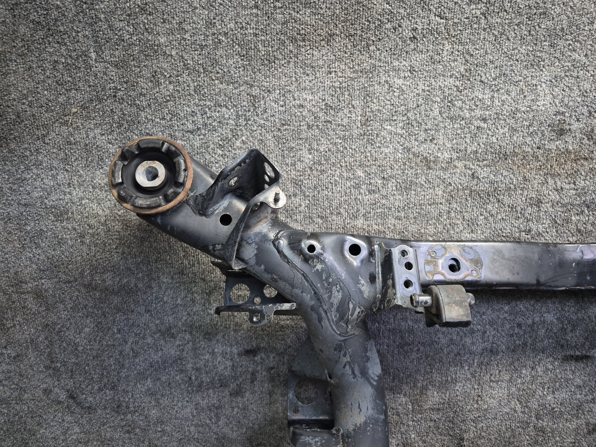 01-06 Lexus UCF30L LS430 Rear Suspension Subframe Crossmember Carrier 120K OEM