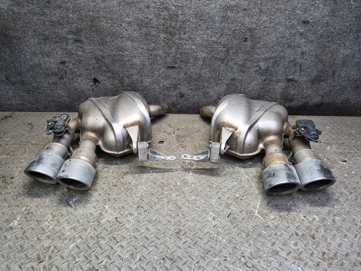 2015-2018 Porsche Macan Turbo 3.6L Rear Left & Right Exhaust Muffler W/ Tips Set