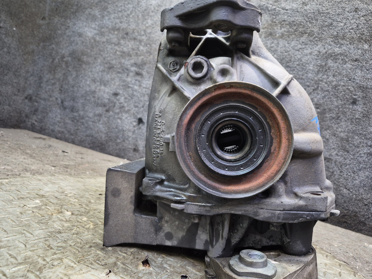 08-09 Mercedes W221 S63 AMG Rear Differential Carrier 3.06 Ratio 2213505404 OEM