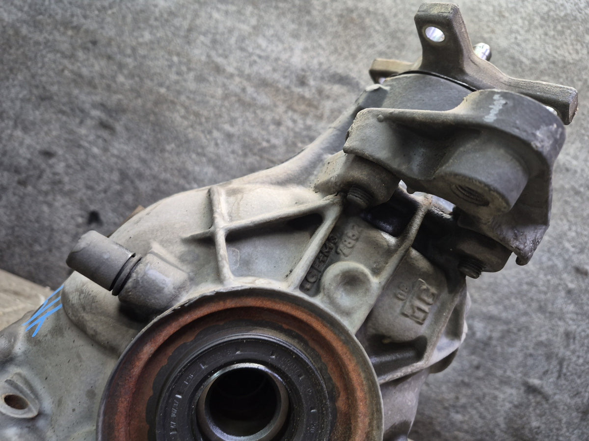 08-09 Mercedes W221 S63 AMG Rear Differential Carrier 3.06 Ratio 2213505404 OEM