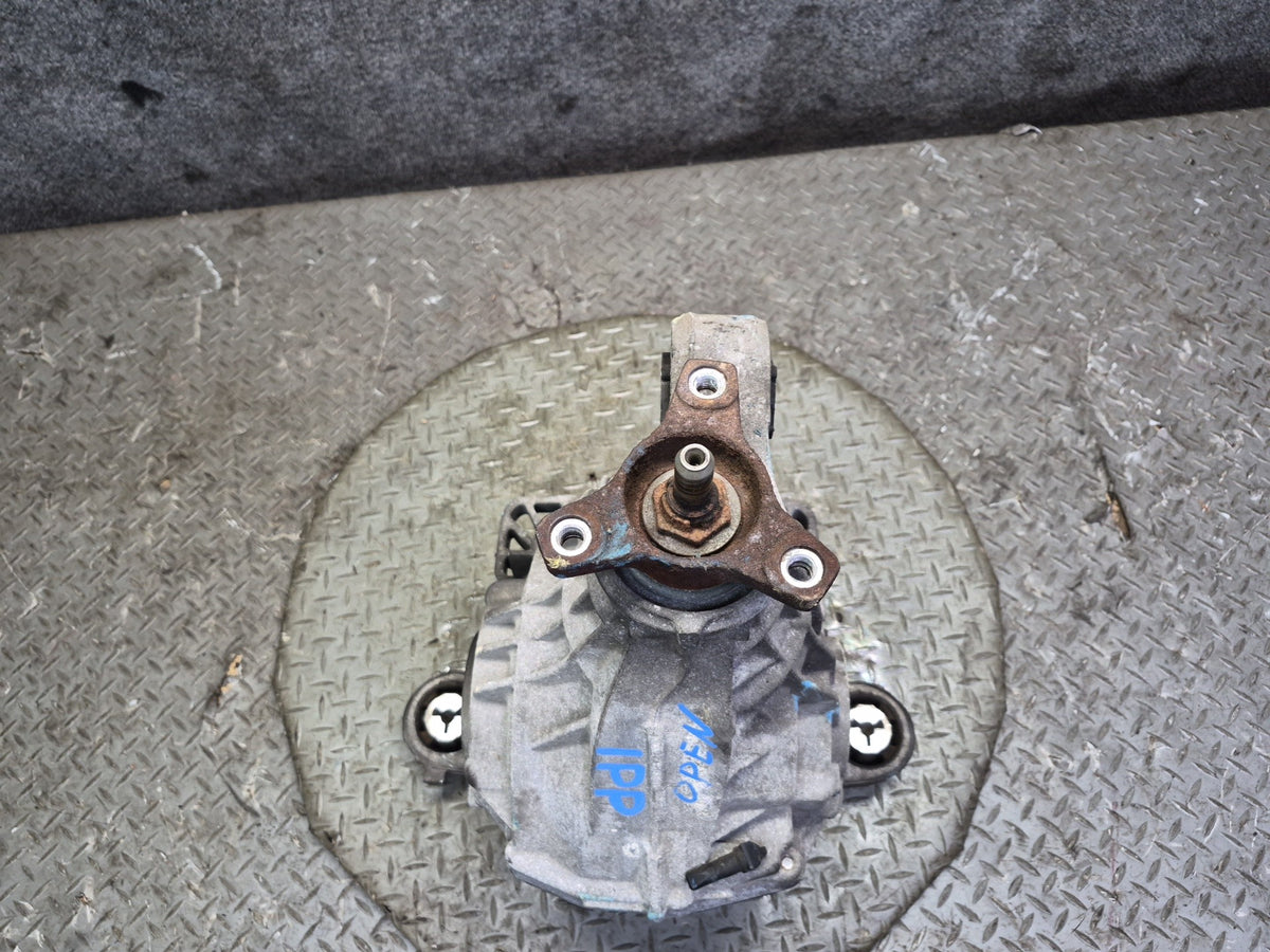 11-16 Porsche Panamera 4 970 3.6L Rear Differential Carrier 3.90 Ratio Damaged