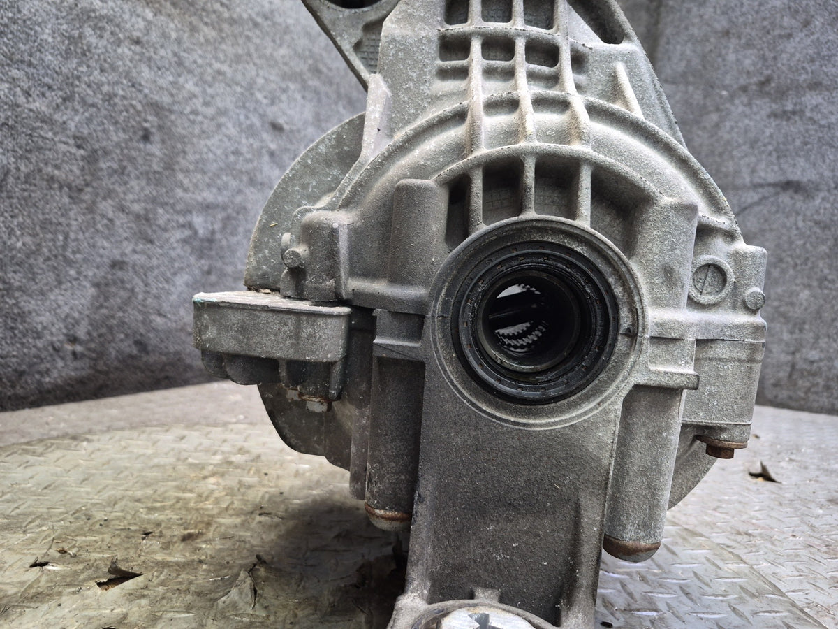 11-16 Porsche Panamera 4 970 3.6L Rear Differential Carrier 3.90 Ratio Damaged