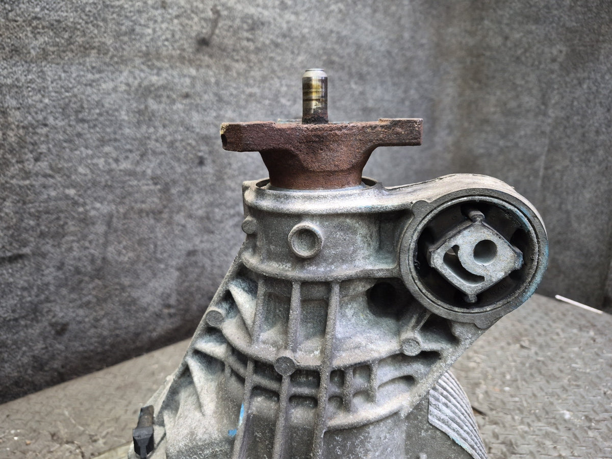 11-16 Porsche Panamera 4 970 3.6L Rear Differential Carrier 3.90 Ratio Damaged