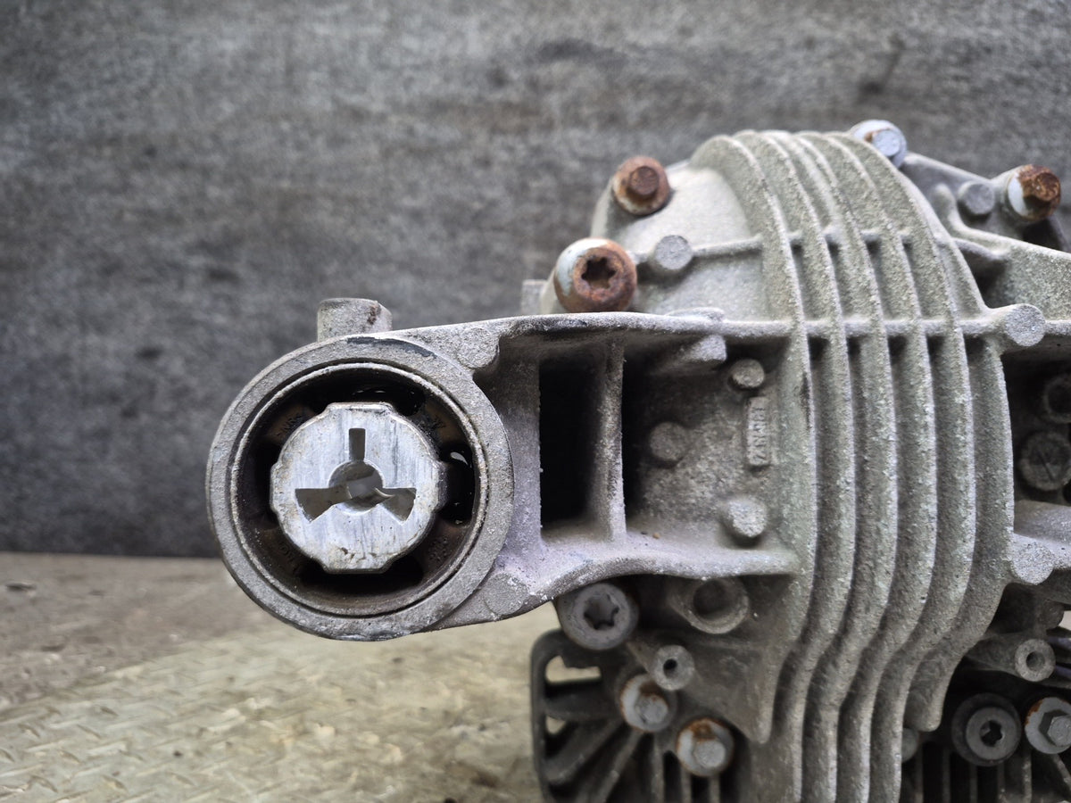 11-16 Porsche Panamera 4 970 3.6L Rear Differential Carrier 3.90 Ratio Damaged