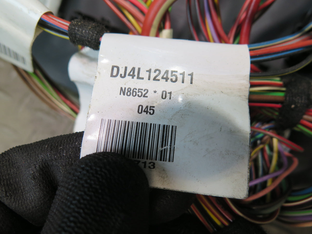 07-09 Mercedes W221 S-class Front Fuse Relay Box Module 2215405450 OEM