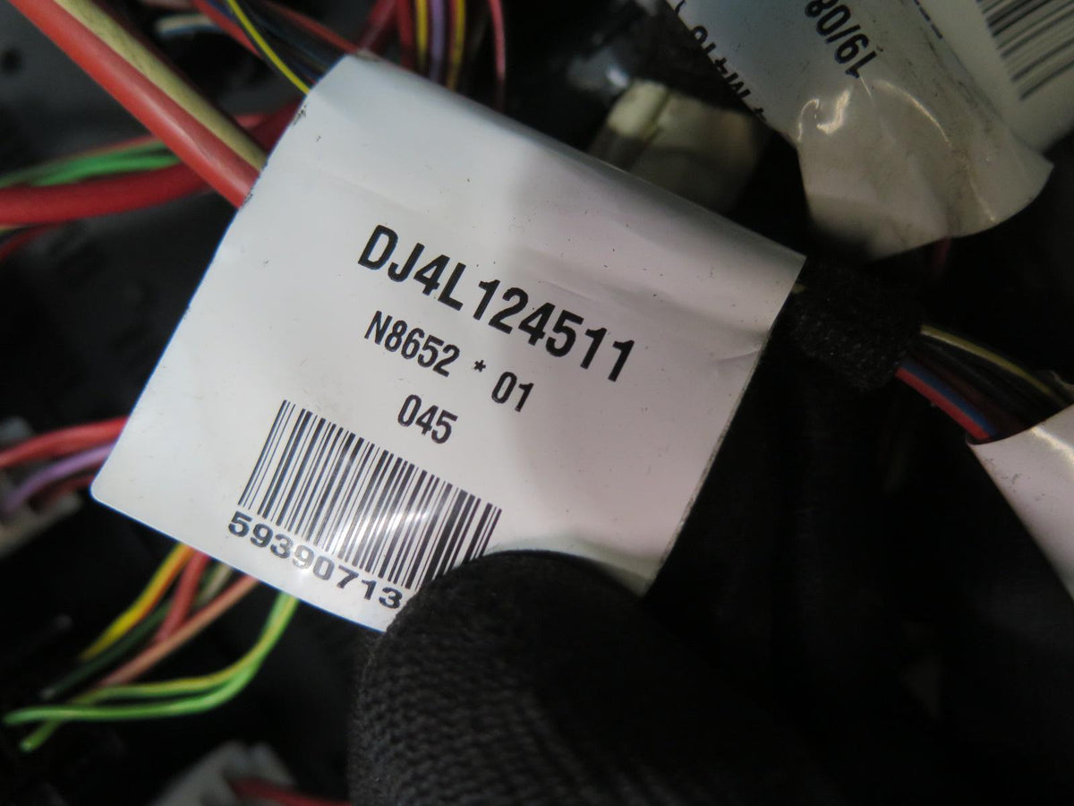 07-09 Mercedes W221 S-class Front Fuse Relay Box Module 2215405450 OEM