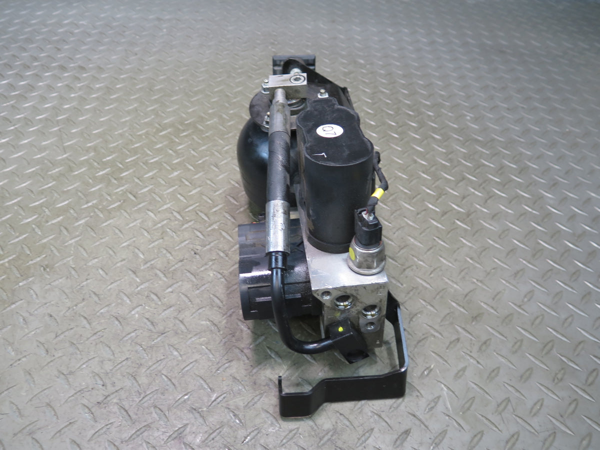 07-12 Mercedes R230 SL550 Rear ABC Hydraulic Suspension Valve Block Pump OEM