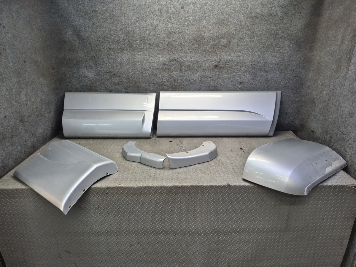 05-06 Dodge RAM SRT10 Crew CAB Right Side Fender Door Quarter Trim Molding Set
